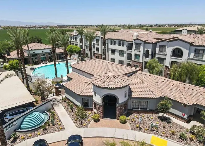 Boulevard Luxe 1br By Stadium Pool Parking Gym 03 Apartment