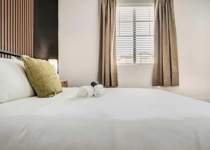 Boulevard Luxe 1br By Stadium Pool Parking Gym 03 * Glendale