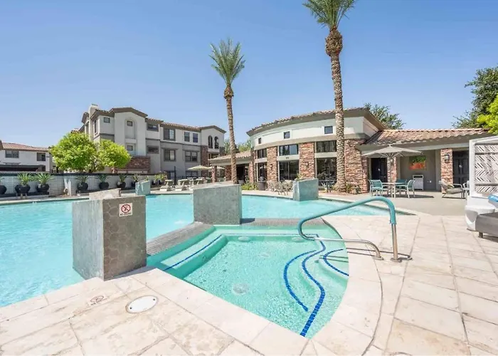 Boulevard Luxe 1br By Stadium Pool Parking Gym 03 Apartment Glendale
