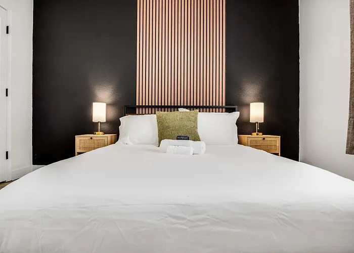 Boulevard Luxe 1br By Stadium Pool Parking Gym 03 Apartment Glendale