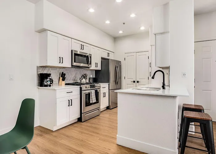 Boulevard Luxe 1br By Stadium Pool Parking Gym 03 *