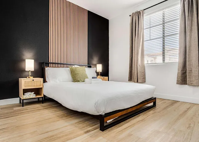 Boulevard Luxe 1br By Stadium Pool Parking Gym 03 Glendale